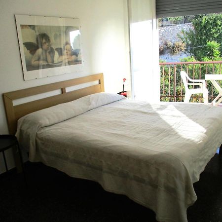 Apartament Rivierarent Moma 100 Metri Dal Mare Finale Ligure Zewnętrze zdjęcie